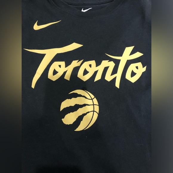 New Era Torronto Raptors T-Shirt für 11,38€ (statt 21 New Era Torronto Raptors T-Shirt für 11,38€ (statt 21